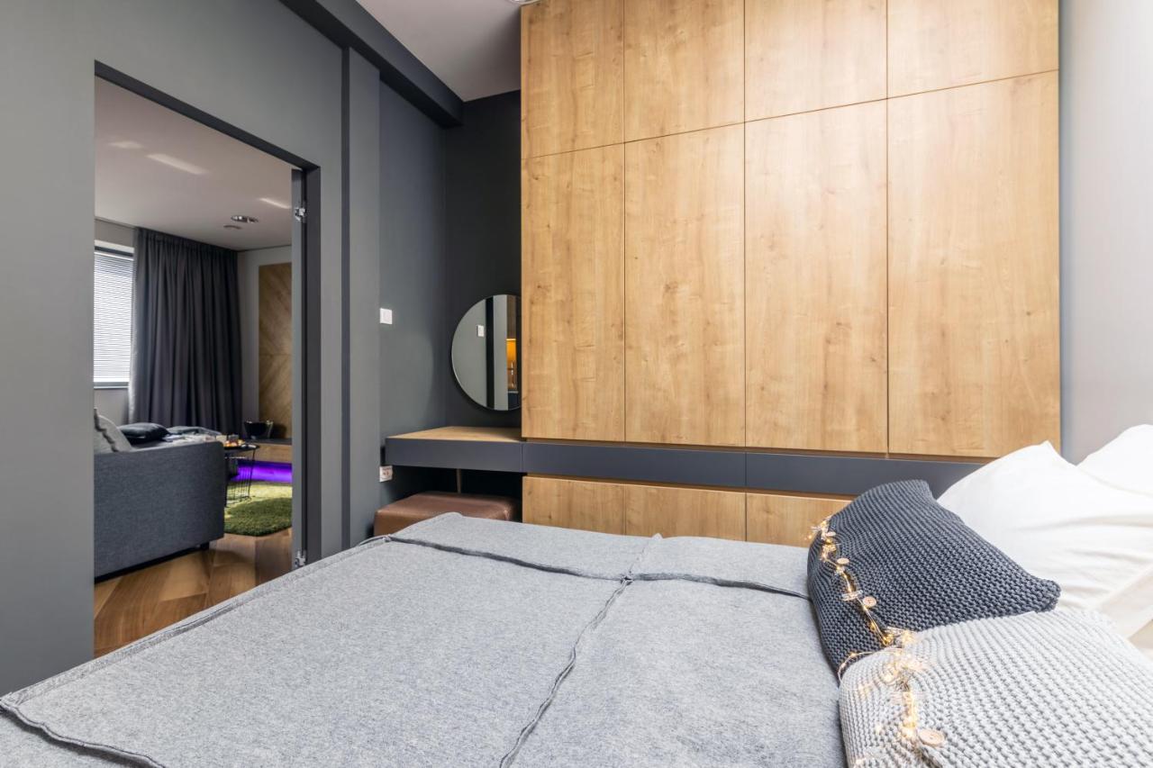 98 Klimatyzacja Apartamenty Ptak Szpital Matki Polki Mandoria Orientarium Hopalupa - Przestrzenna 98 Parking Bezplatny Łódź Exteriör bild